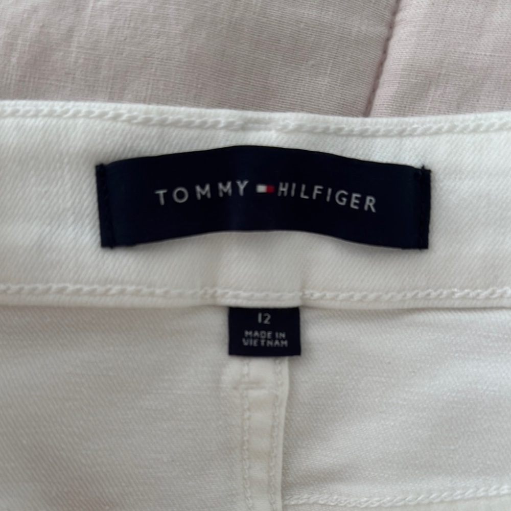 Tommy Hilfiger White Denim Bootcut Pants with Marine Style Buttons Size 12 NWOT - Picture 4 of 5